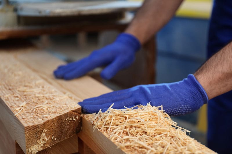 Pièces de bois usinées