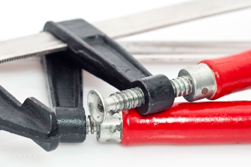 Des serre-joints pour bricoler