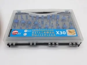 Coffret alu avec 30 fraises au carbure pour défonceuses LEMAN