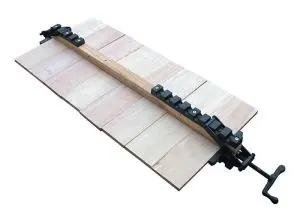 Kit de fabrication d'une presse à panneau 